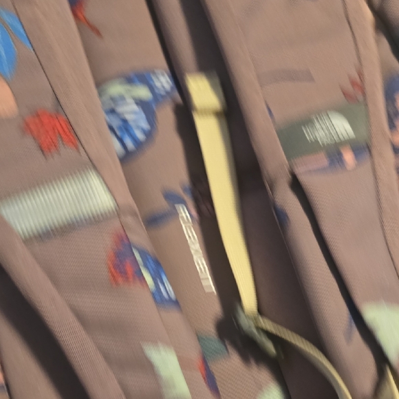 Colorful Leaf Pattern Backpack - Picture 5 of 7